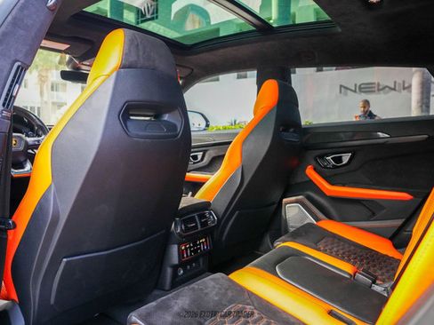 Used 2022 Lamborghini Urus image 43