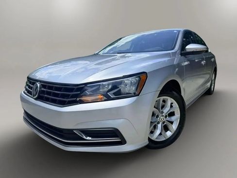 Used 2016 Volkswagen Passat 1.8T S FWD image 1