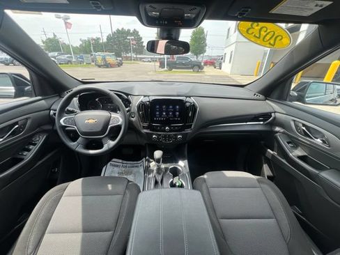 Used 2023 Chevrolet Traverse LT AWD/4WD image 20
