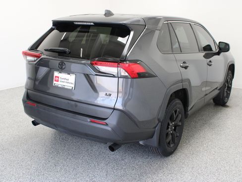 Used 2024 Toyota RAV4 LE FWD image 7