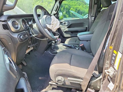 Used 2023 Jeep Gladiator Overland AWD/4WD image 5