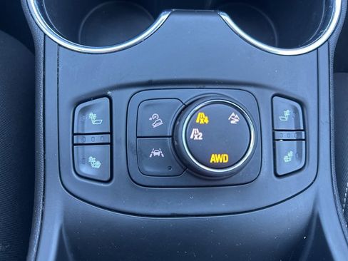 Used 2023 GMC Terrain SLT image 27