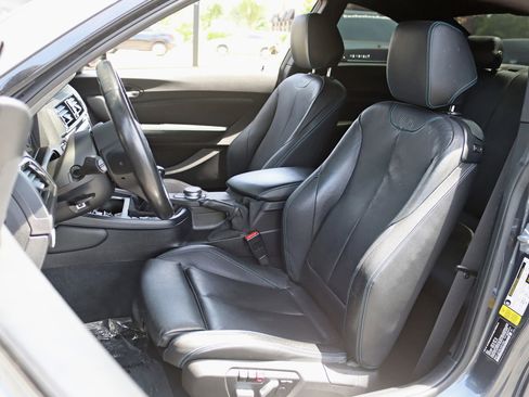 Used 2018 BMW M2 RWD image 31