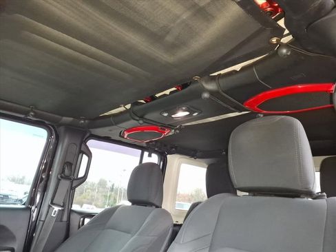 Used 2018 Jeep Wrangler Unlimited Sport S image 15