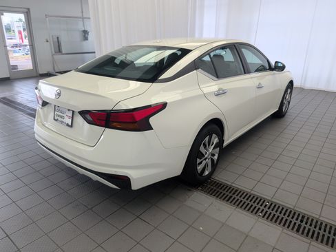 Used 2025 Nissan Altima 2.5 S FWD image 4