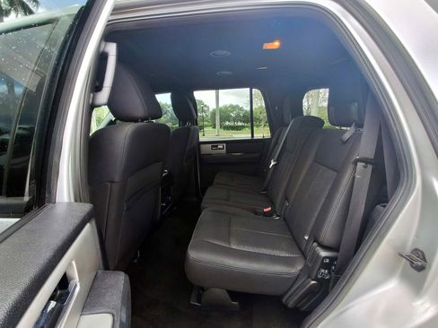 Used 2017 Ford Expedition XLT AWD/4WD image 30