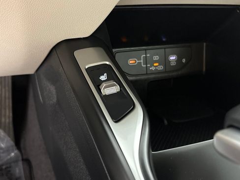 New 2026 Kia Sorento S w/ S Panoramic Sunroof Package FWD image 39