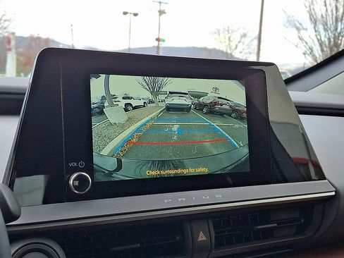 New 2026 Toyota Prius Plug-In Hybrid image 11