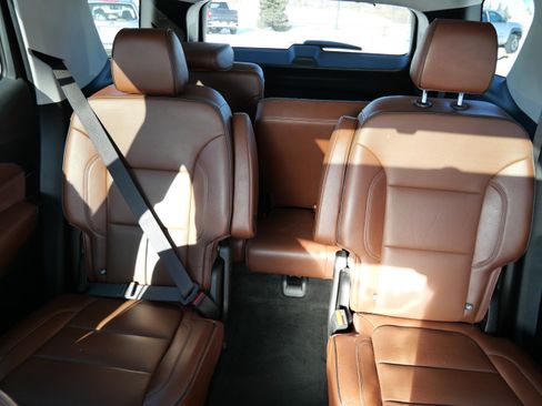 Used 2021 Chevrolet Traverse High Country image 13