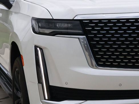 Certified 2024 Cadillac Escalade ESV Premium Luxury RWD image 9