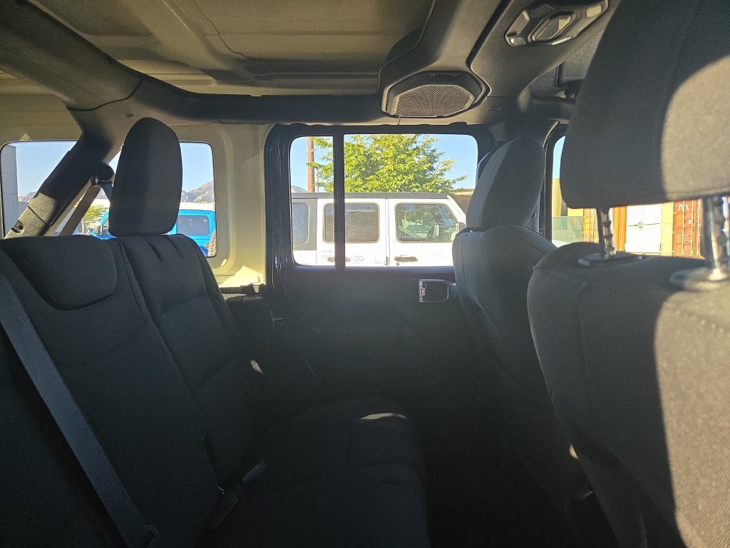 Used 2023 Jeep Wrangler Unlimited Sport AWD/4WD image 4