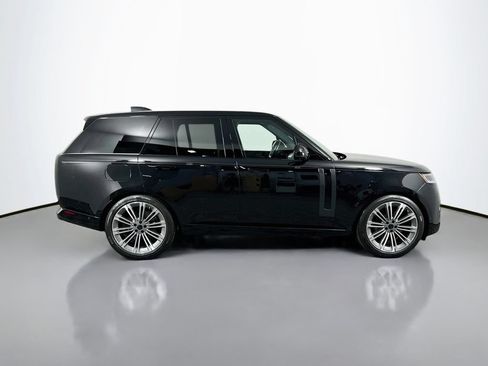 Used 2025 Land Rover Range Rover SE AWD/4WD image 4