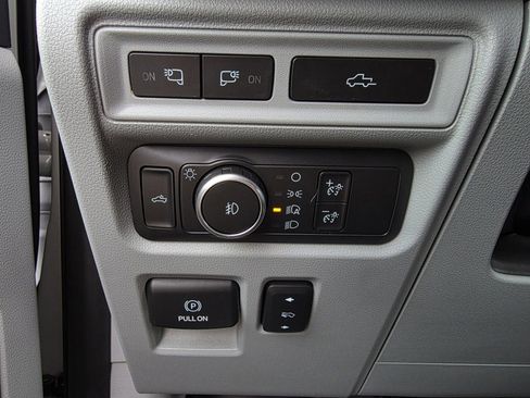 Used 2021 Ford F150 Limited image 12