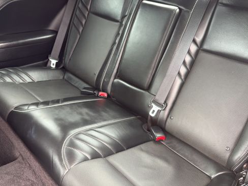 Used 2018 Dodge Challenger SRT Hellcat RWD image 25