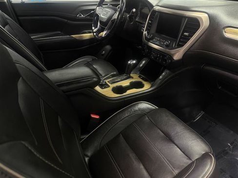 Used 2019 GMC Acadia Denali w/ Technology Package AWD/4WD image 9