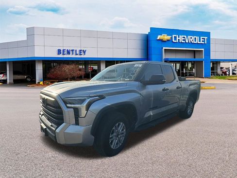 Used 2022 Toyota Tundra SR5 w/ SR5 Convenience Package RWD image 1