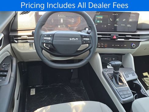 New 2026 Kia Sportage EX FWD image 11