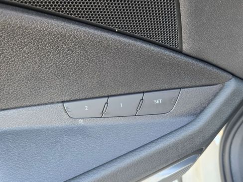 Used 2019 Audi e-tron Premium Plus image 26