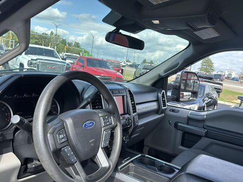 Used 2020 Ford F250 XLT w/ XLT Premium Package AWD/4WD image 11