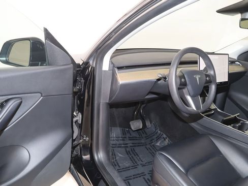 Used 2021 Tesla Model Y Long Range AWD/4WD image 34