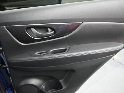 Used 2020 Nissan Rogue S image 21