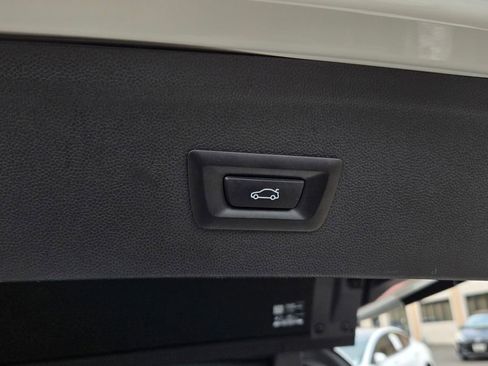 Used 2024 BMW iX xDrive50 w/ Sport Package image 37