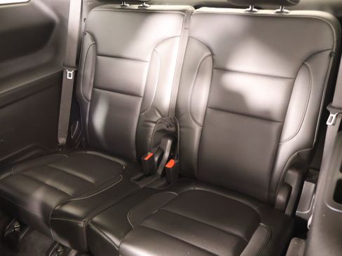 Used 2019 GMC Acadia SLT w/ Black Edition image 13