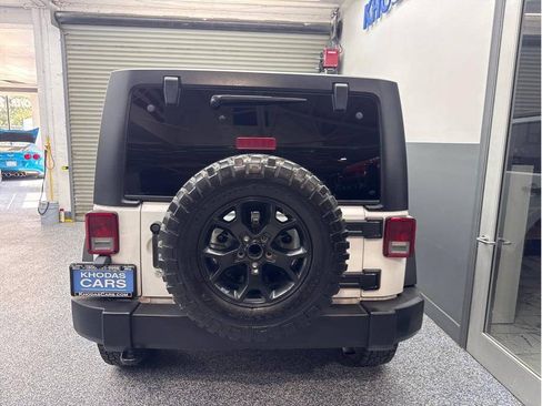 Used 2018 Jeep Wrangler Unlimited Sport S AWD/4WD image 4