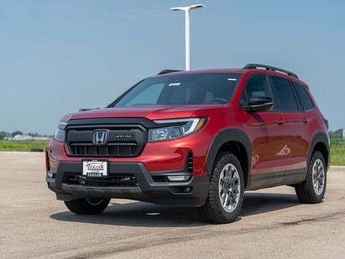 Used 2025 Honda Passport TrailSport image 4