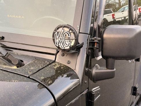 Used 2013 Jeep Wrangler Unlimited Sahara w/ Connectivity Group AWD/4WD image 10