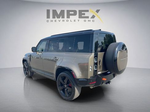 Used 2024 Land Rover Defender 110 X AWD/4WD image 3