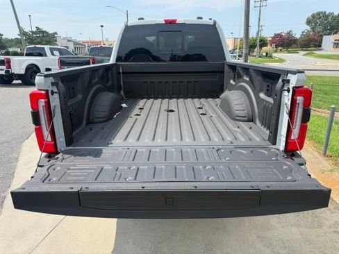 Used 2025 Ford F250 Platinum w/ Platinum Plus Package AWD/4WD image 13