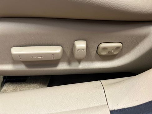 Used 2011 Honda Accord EX-L image 30