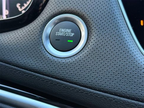 Used 2025 Cadillac XT6 Luxury image 28