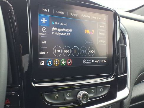 Used 2023 Chevrolet Traverse LT image 11