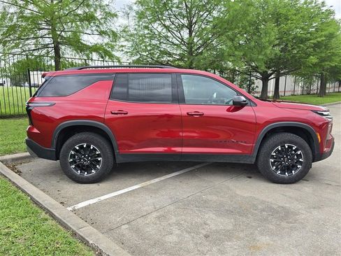 Used 2025 Chevrolet Traverse Z71 w/ Driver Confidence Package image 6