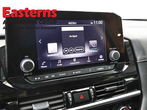Used 2025 Nissan Pathfinder SV FWD image 19