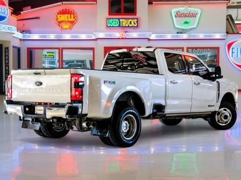 Used 2024 Ford F350 Lariat w/ Lariat Ultimate Package image 3