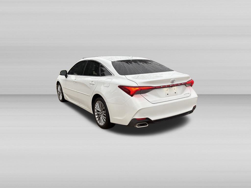Used 2019 Toyota Avalon Limited w/ Advanced Safety Package FWD image 5
