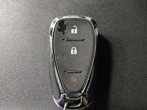 Used 2022 Chevrolet Equinox LS image 32