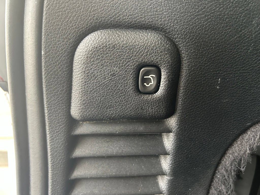 Used 2017 Jeep Grand Cherokee Altitude RWD image 35
