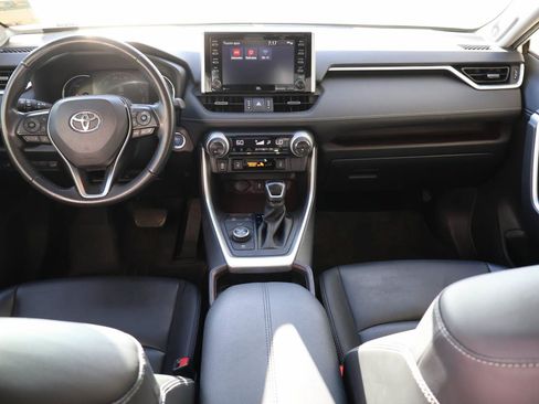 Used 2020 Toyota RAV4 Limited AWD/4WD image 13