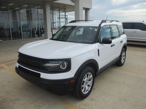 Used 2023 Ford Bronco Sport AWD/4WD image 2