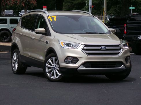 Used 2017 Ford Escape Titanium FWD image 2