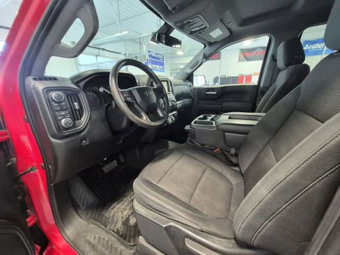 Used 2019 Chevrolet Silverado 1500 Custom Trail Boss w/ Custom Convenience Package AWD/4WD image 8