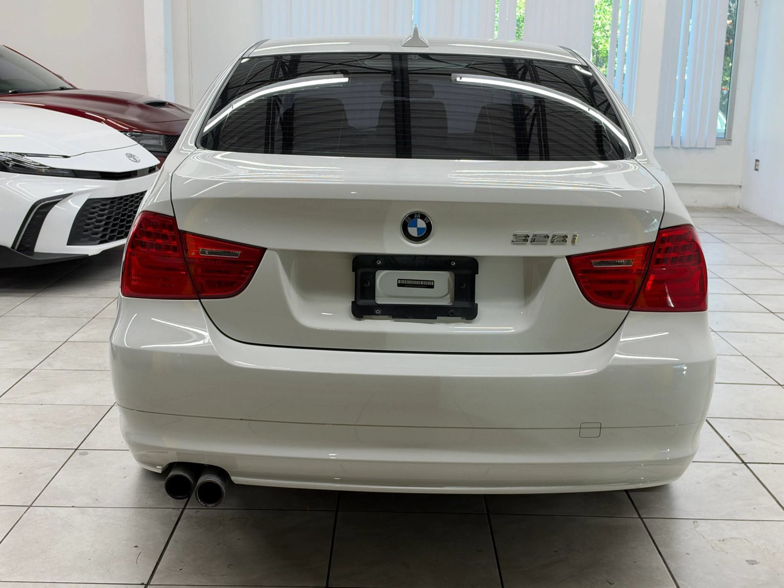 Used 2010 BMW 328i Sedan RWD image 8