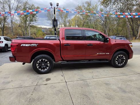 Used 2019 Nissan Titan PRO-4X image 9