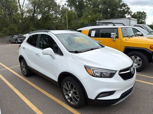 Used 2018 Buick Encore Sport Touring FWD image 2