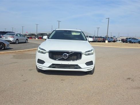 Used 2018 Volvo XC60 T6 Momentum w/ Advanced Package image 3