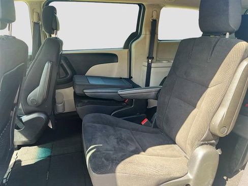 Used 2019 Dodge Grand Caravan SE FWD image 23